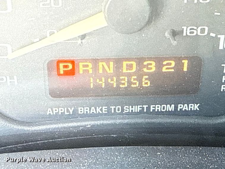 image for item DJ7994 2002 Chevrolet Express van