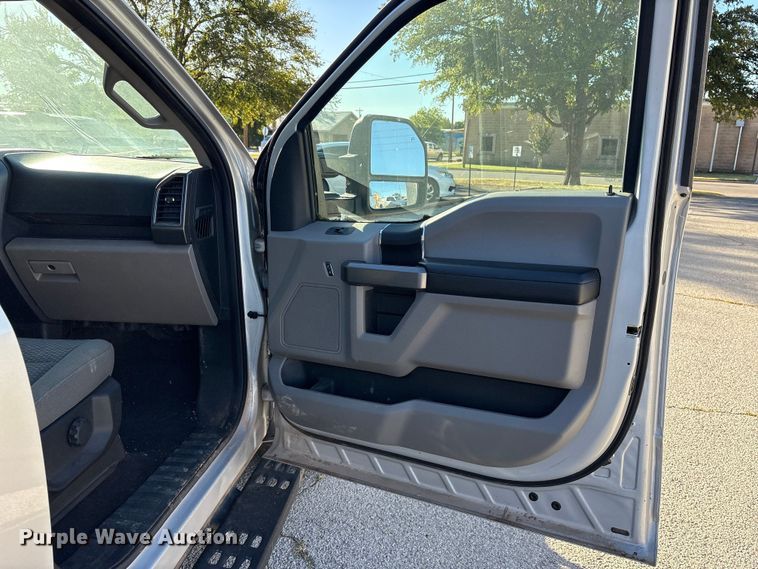 image for item DM1978 2019 Ford F150 XLT SuperCrew pickup truck