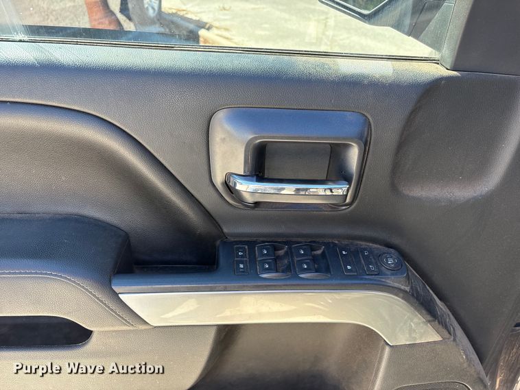 image for item DM1984 2016 Chevrolet Silverado 1500 Crew Cab pickup truck