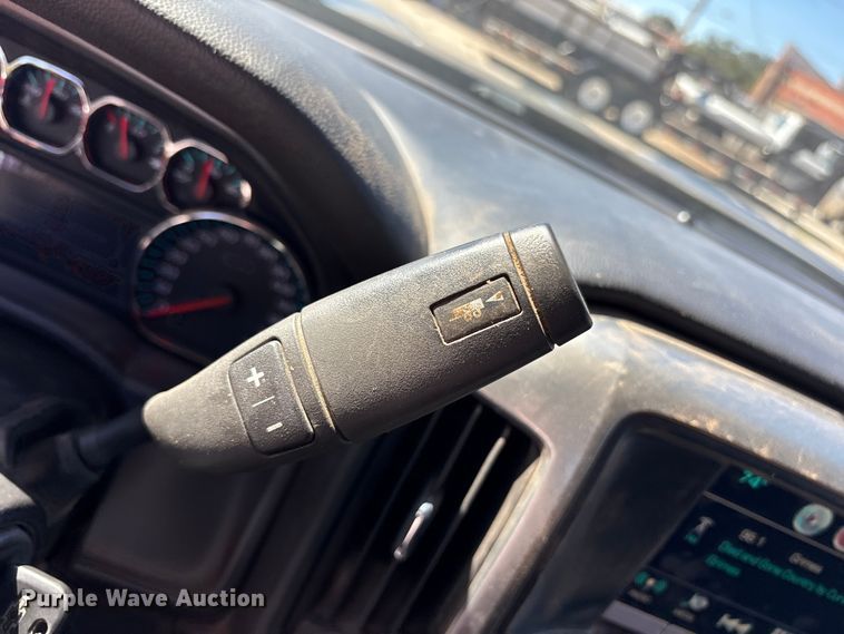 image for item DM1984 2016 Chevrolet Silverado 1500 Crew Cab pickup truck