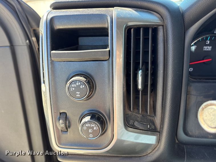 image for item DM1984 2016 Chevrolet Silverado 1500 Crew Cab pickup truck