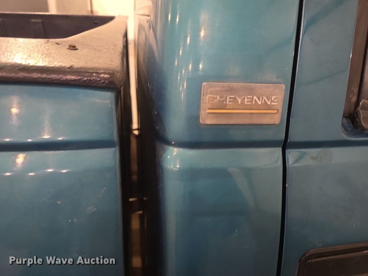 image for item DO7787 1994 Chevrolet Cheyenne K1500 pickup truck