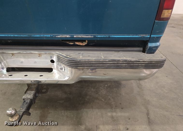 image for item DO7787 1994 Chevrolet Cheyenne K1500 pickup truck