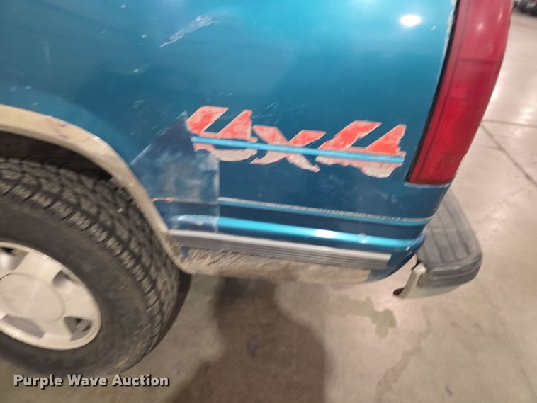 image for item DO7787 1994 Chevrolet Cheyenne K1500 pickup truck