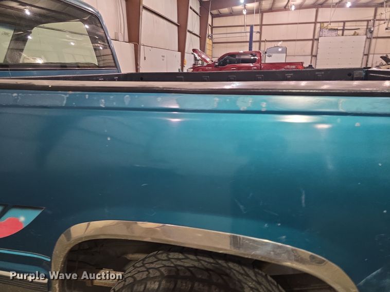 image for item DO7787 1994 Chevrolet Cheyenne K1500 pickup truck