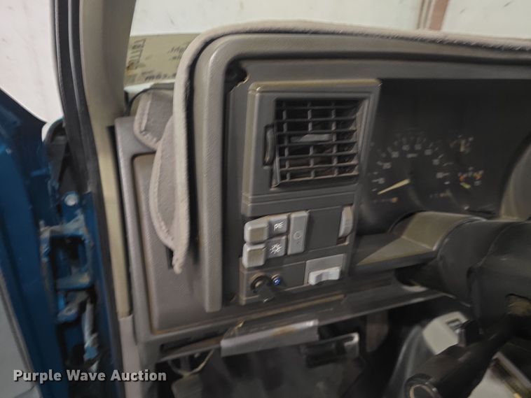 image for item DO7787 1994 Chevrolet Cheyenne K1500 pickup truck