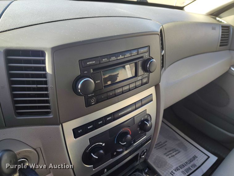 image for item DP5132 2006 Jeep Grand Cherokee Laredo SUV