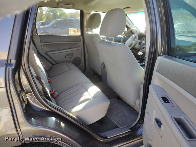 image for item DP5132 2006 Jeep Grand Cherokee Laredo SUV