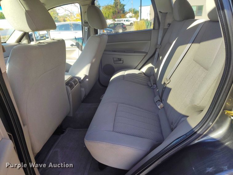 image for item DP5132 2006 Jeep Grand Cherokee Laredo SUV