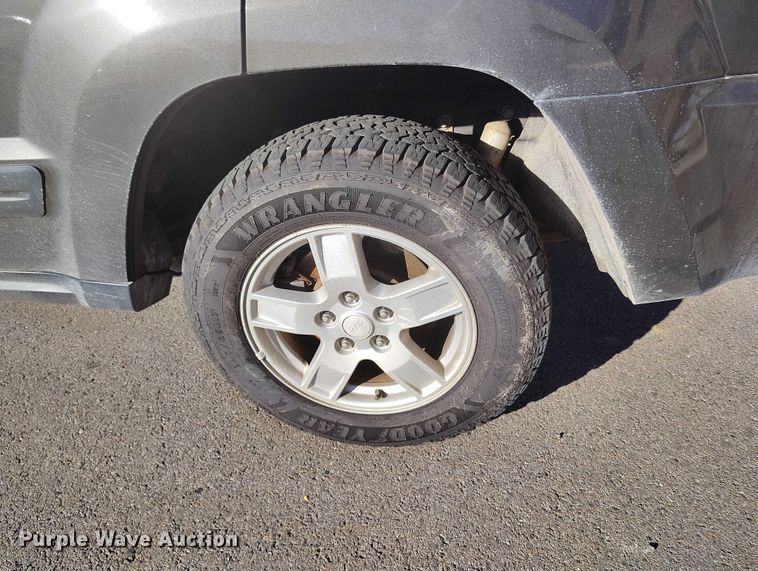 image for item DP5132 2006 Jeep Grand Cherokee Laredo SUV