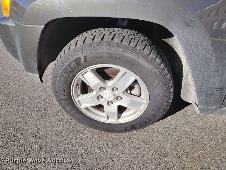 image for item DP5132 2006 Jeep Grand Cherokee Laredo SUV