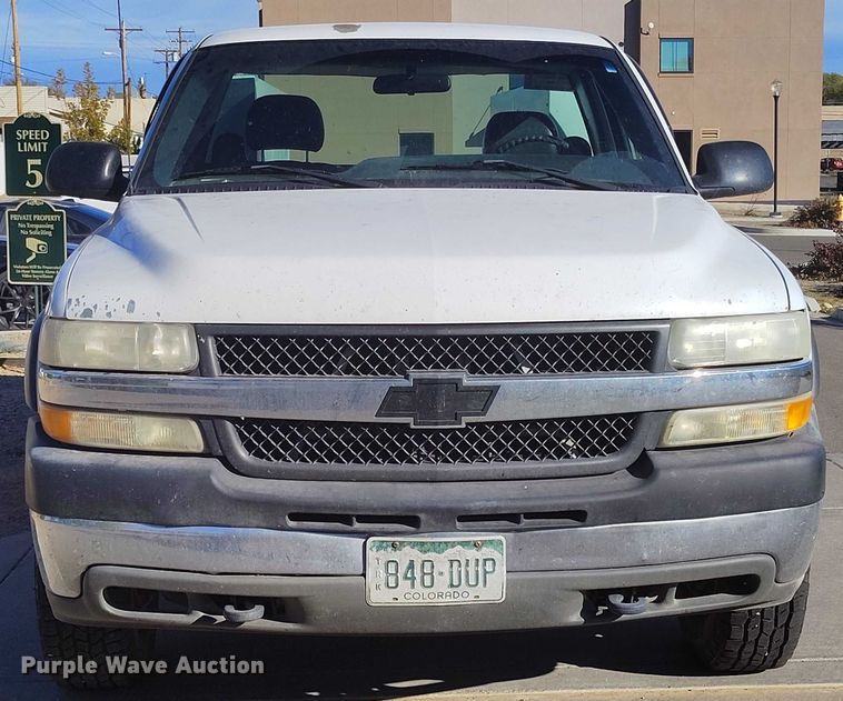 image for item DP5133 2001 Chevrolet Silverado 2500HD pickup truck