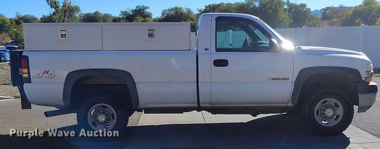 image for item DP5133 2001 Chevrolet Silverado 2500HD pickup truck