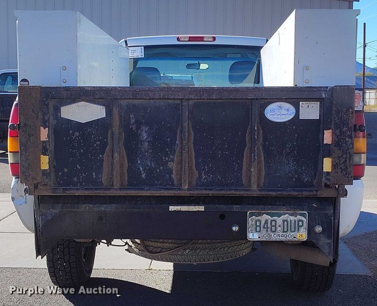 image for item DP5133 2001 Chevrolet Silverado 2500HD pickup truck