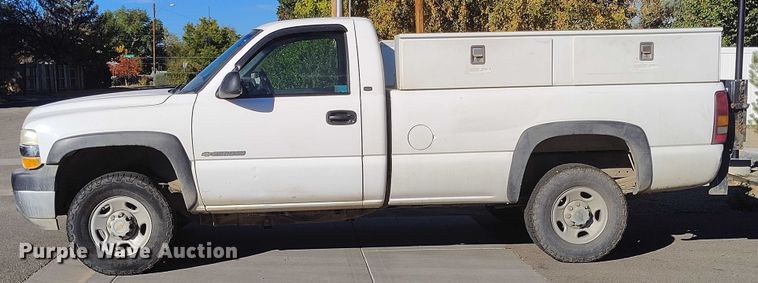 image for item DP5133 2001 Chevrolet Silverado 2500HD pickup truck