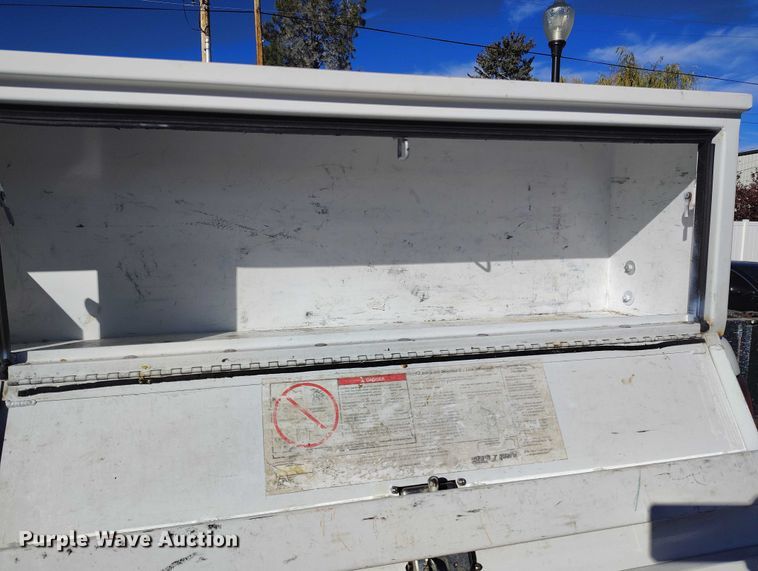 image for item DP5133 2001 Chevrolet Silverado 2500HD pickup truck