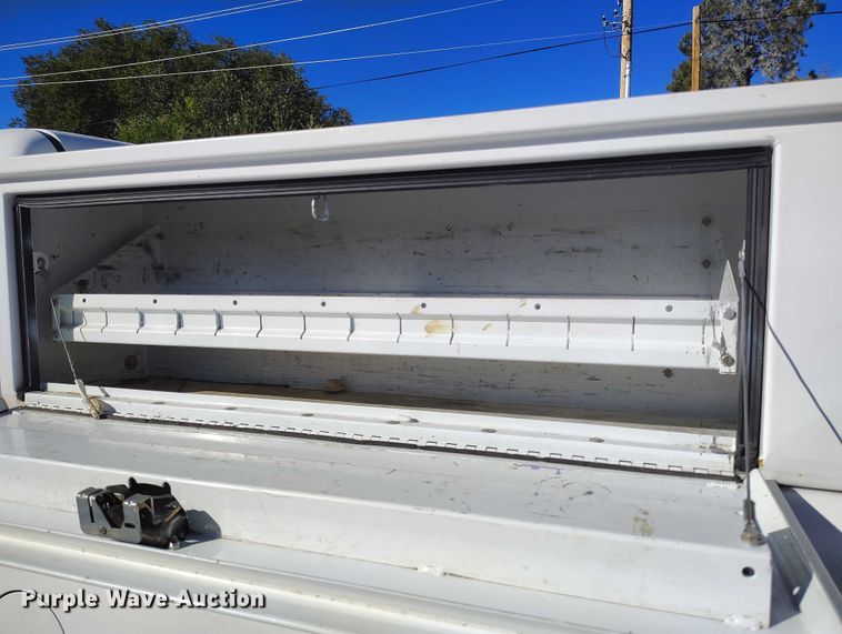 image for item DP5133 2001 Chevrolet Silverado 2500HD pickup truck