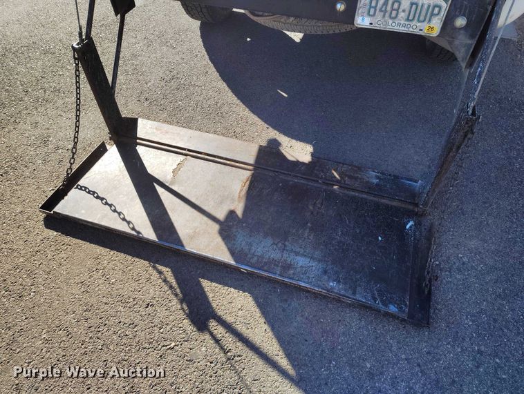 image for item DP5133 2001 Chevrolet Silverado 2500HD pickup truck