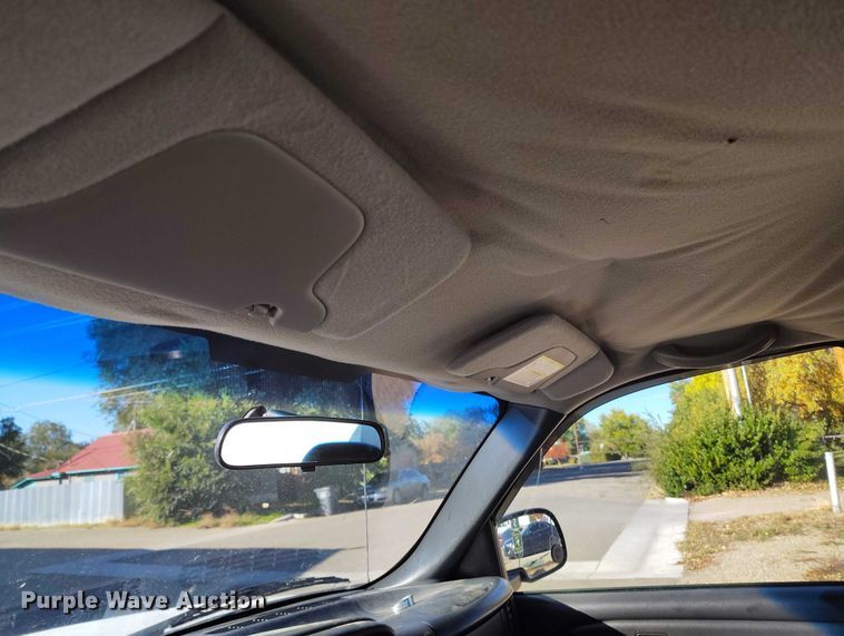 image for item DP5133 2001 Chevrolet Silverado 2500HD pickup truck