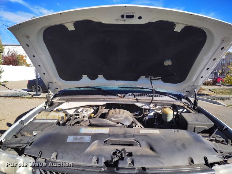 image for item DP5133 2001 Chevrolet Silverado 2500HD pickup truck