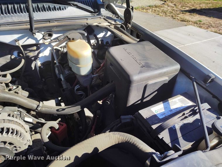 image for item DP5133 2001 Chevrolet Silverado 2500HD pickup truck