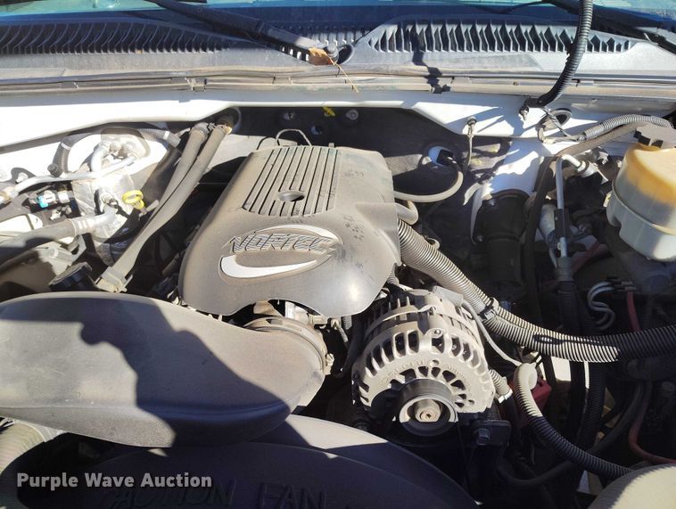 image for item DP5133 2001 Chevrolet Silverado 2500HD pickup truck