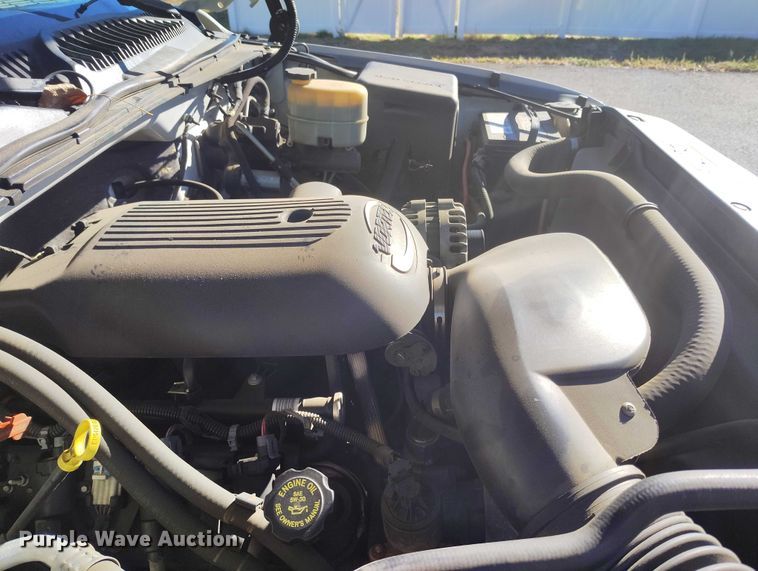 image for item DP5133 2001 Chevrolet Silverado 2500HD pickup truck