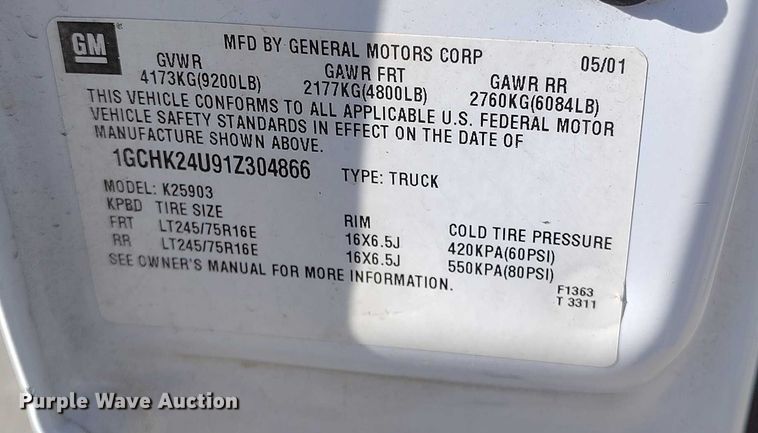 image for item DP5133 2001 Chevrolet Silverado 2500HD pickup truck