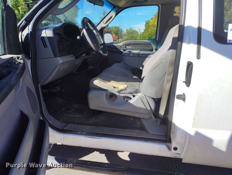 image for item DP5134 2006 Ford F250 Super Duty SuperCab pickup truck