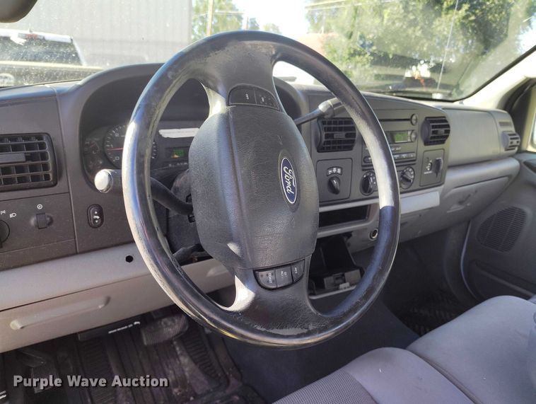 image for item DP5134 2006 Ford F250 Super Duty SuperCab pickup truck