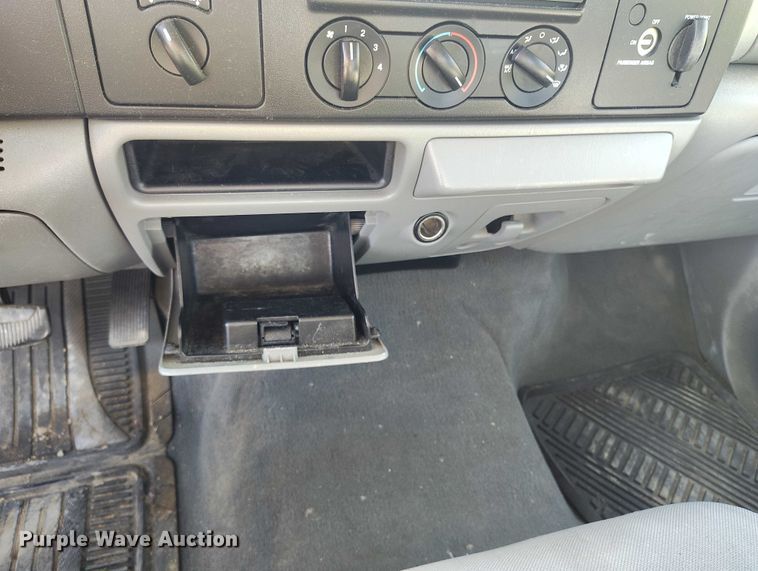 image for item DP5134 2006 Ford F250 Super Duty SuperCab pickup truck