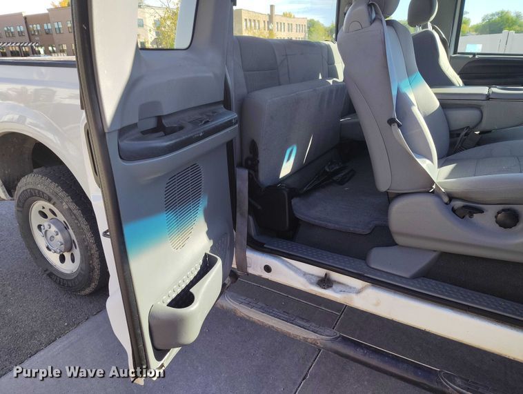 image for item DP5134 2006 Ford F250 Super Duty SuperCab pickup truck