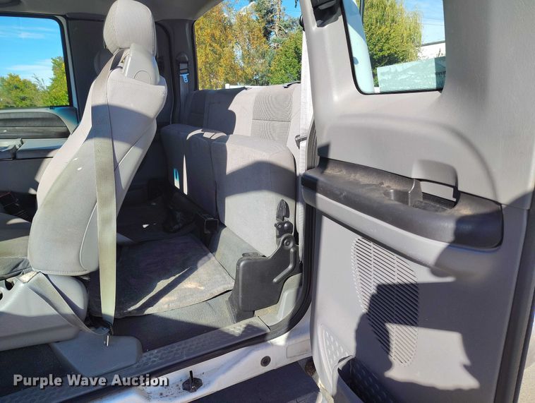 image for item DP5134 2006 Ford F250 Super Duty SuperCab pickup truck