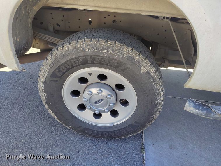 image for item DP5134 2006 Ford F250 Super Duty SuperCab pickup truck