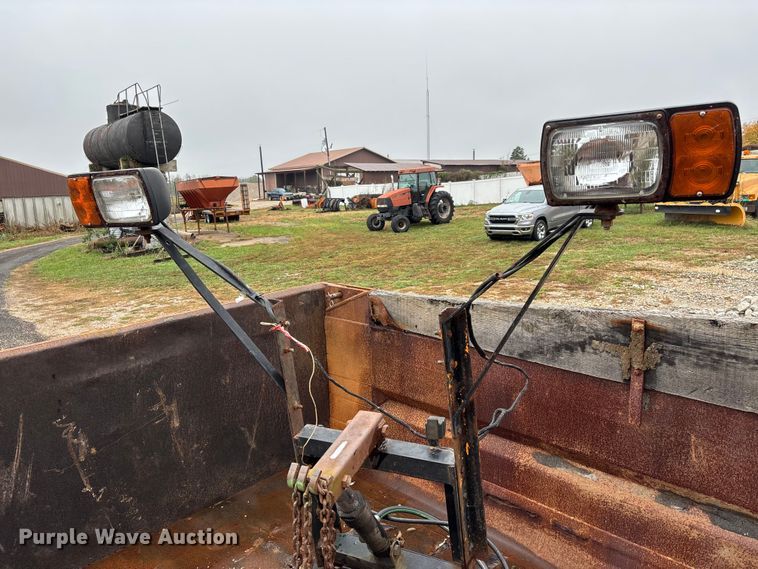 image for item DU1498 1998 GMC C7500 dump truck