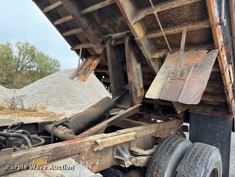 image for item DU1498 1998 GMC C7500 dump truck