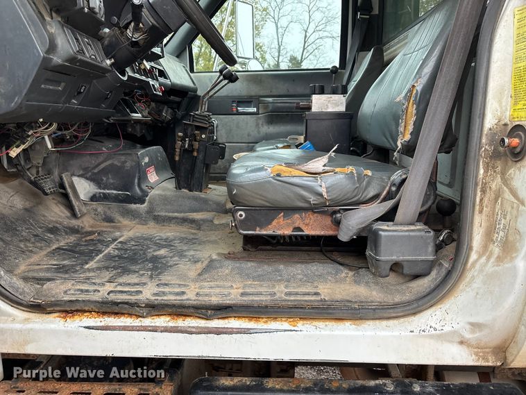 image for item DU1498 1998 GMC C7500 dump truck