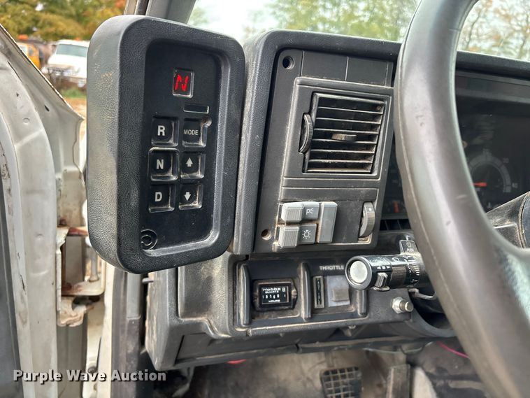 image for item DU1498 1998 GMC C7500 dump truck