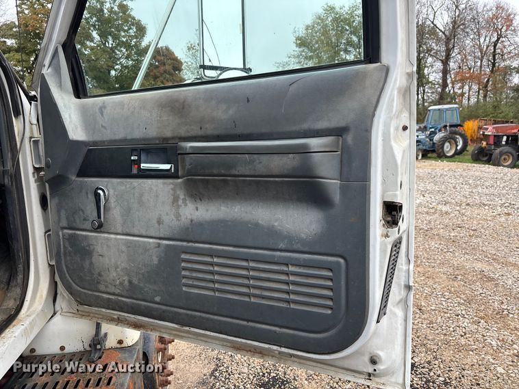 image for item DU1498 1998 GMC C7500 dump truck