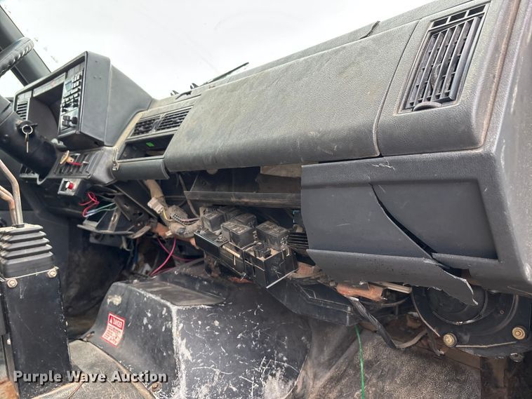 image for item DU1498 1998 GMC C7500 dump truck