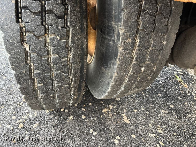 image for item DU1498 1998 GMC C7500 dump truck