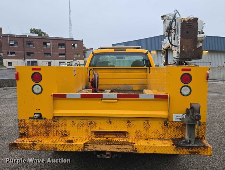 image for item DU3687 2008 Ford F450 utility / service truck