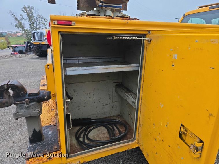 image for item DU3687 2008 Ford F450 utility / service truck