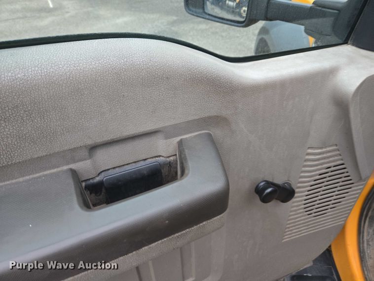 image for item DU3687 2008 Ford F450 utility / service truck