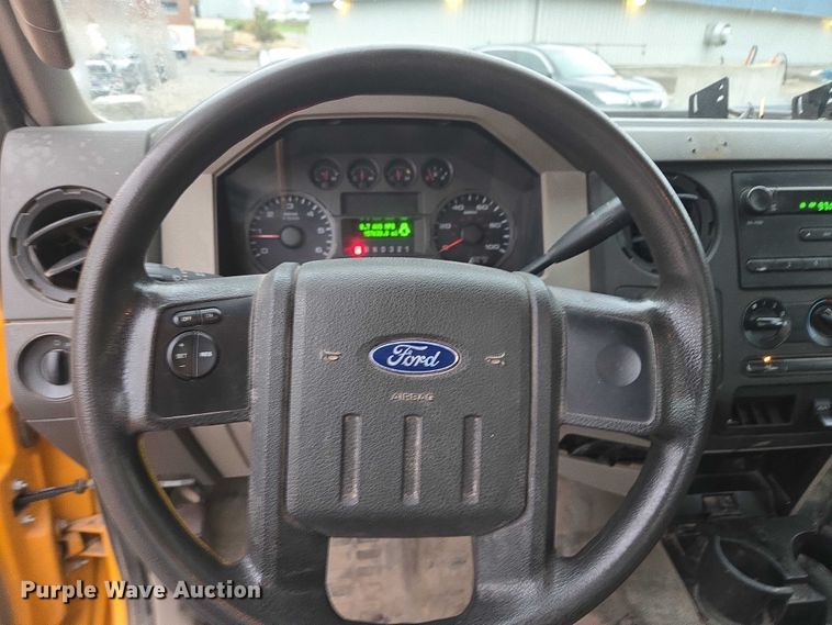 image for item DU3687 2008 Ford F450 utility / service truck