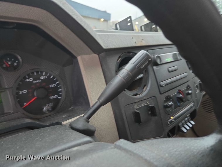 image for item DU3687 2008 Ford F450 utility / service truck