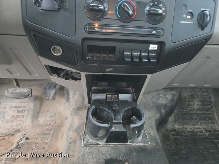 image for item DU3687 2008 Ford F450 utility / service truck