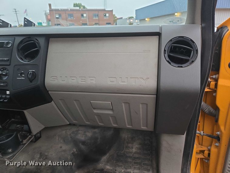 image for item DU3687 2008 Ford F450 utility / service truck