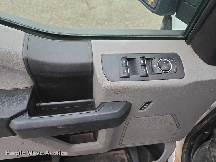 image for item DU3688 2017 Ford F150 XL SuperCrew pickup truck