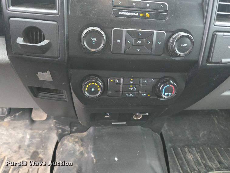 image for item DU3688 2017 Ford F150 XL SuperCrew pickup truck